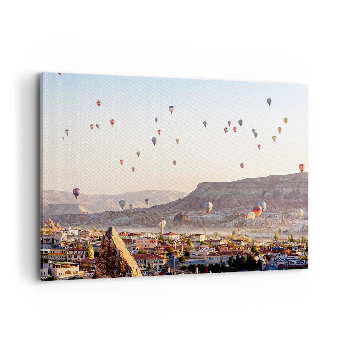 Impression sur toile - Image sur toile - Cappadoce avec des ballons sur fond de collines pittoresques - 100x70cm - Comme des navires dans le ciel - Décoration murale moderne pour le salon et la chambre ARTTOR