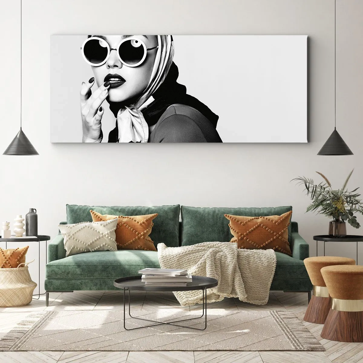 Impression sur toile - Image sur toile - Portrait en noir et blanc d'une femme portant des lunettes et un foulard - 160x50cm - Salutations des années 60 - Décoration murale moderne pour le salon et la chambre ARTTOR