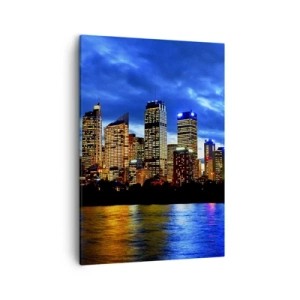Impression sur toile - Image sur toile - Panorama de la ville nocturne avec des gratte-ciel illuminés au-dessus de l'eau - 50x70cm - Une nuit de lumières et de couleurs - Décoration murale moderne pour le salon et la chambre ARTTOR