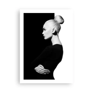 Affiche - Poster - Un portrait minimaliste d'une femme dans une composition en noir et blanc - 50x70cm - Tout simplement une femme - Décoration murale moderne pour le salon et la chambre ARTTOR