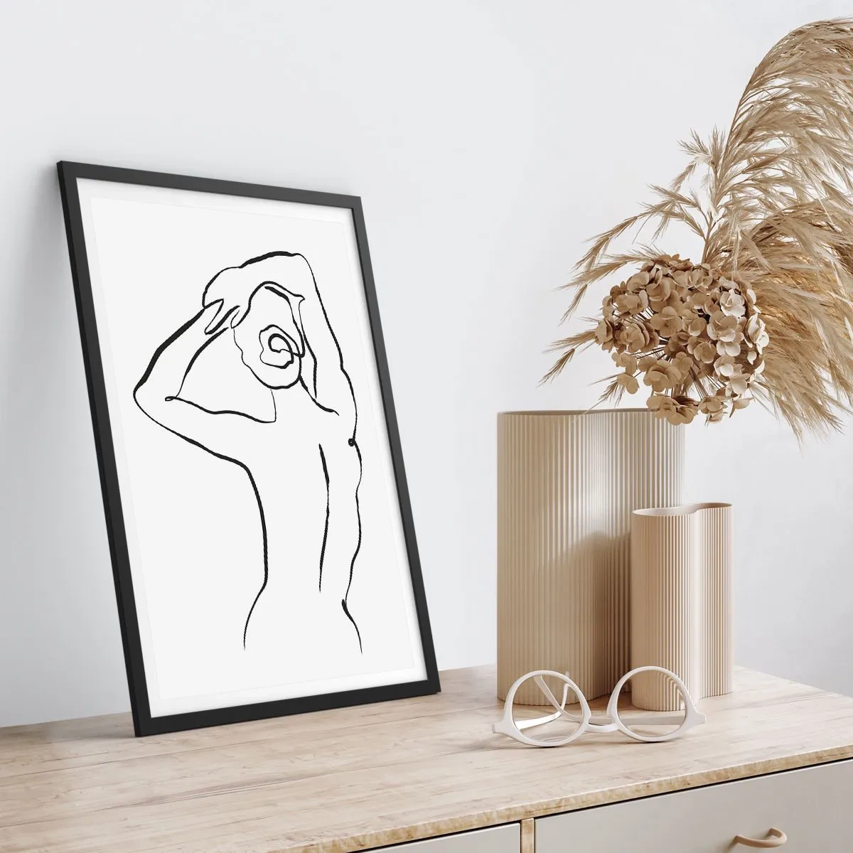 Affiche dans un cadre noir - Poster - Silhouette minimaliste d'une femme avec ses bras au-dessus de sa tête - 50x70cm - Action matinale - Décoration murale moderne pour le salon et la chambre ARTTOR