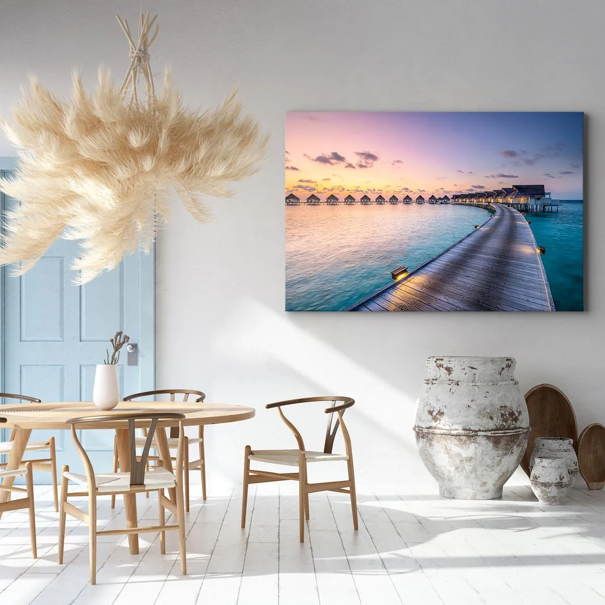 Impression sur toile - Image sur toile - La jetée menant aux chalets au bord de l'eau au coucher du soleil - 70x50cm - Vacances - retour aux sources - Décoration murale moderne pour le salon et la chambre ARTTOR