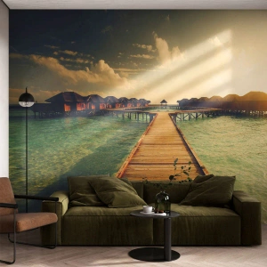 Papier Peint Photo Premium Sand - Jetée tropicale menant aux bungalows sur pilotis - 100x70cm - Invitation chaleureuse - Décoration murale moderne pour le salon et la chambre ARTTOR