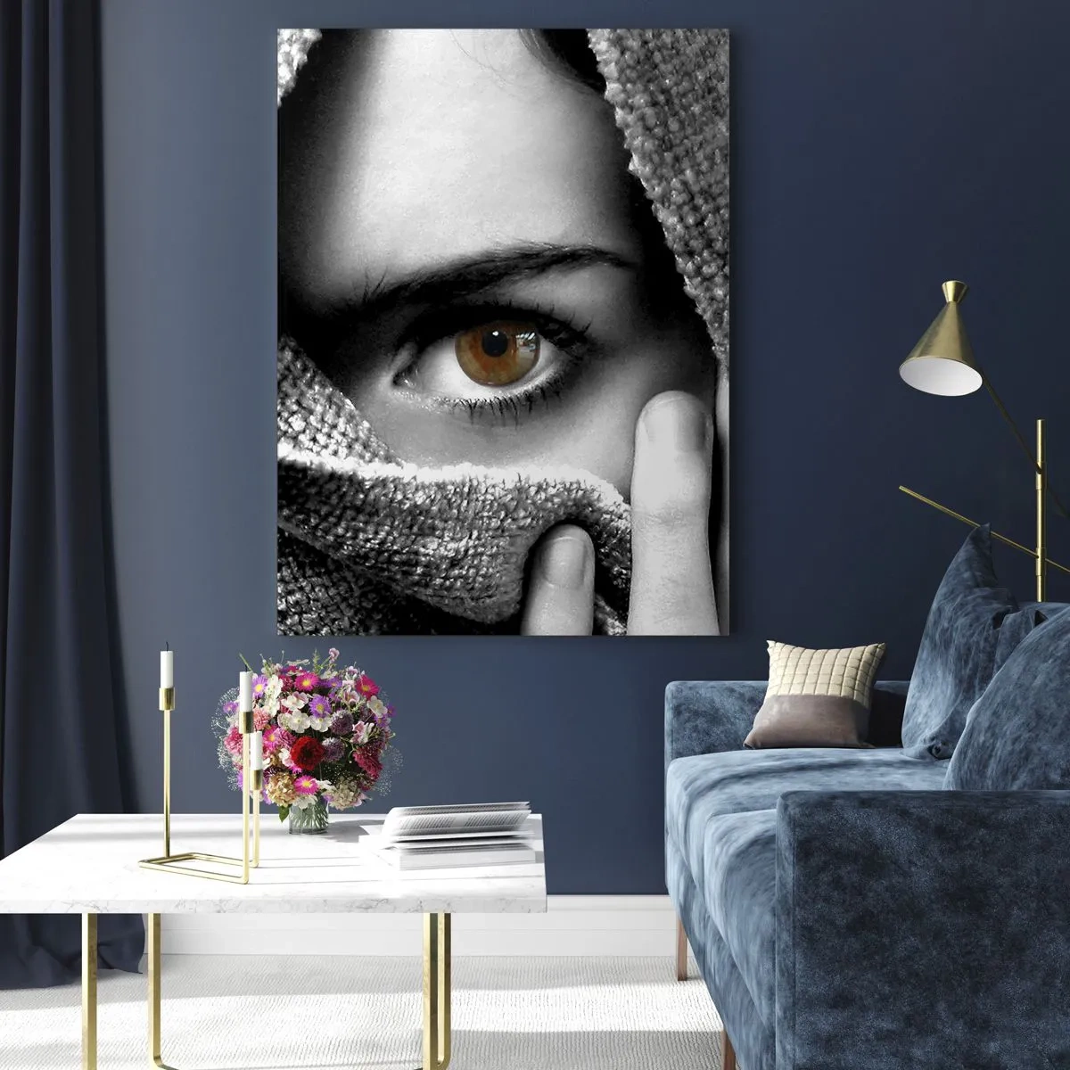 Impression sur verre - Image sur verre - Un œil caché derrière une texture de tissu monochrome - 50x70cm - Apprenez le secret - Décoration murale moderne pour le salon et la chambre ARTTOR