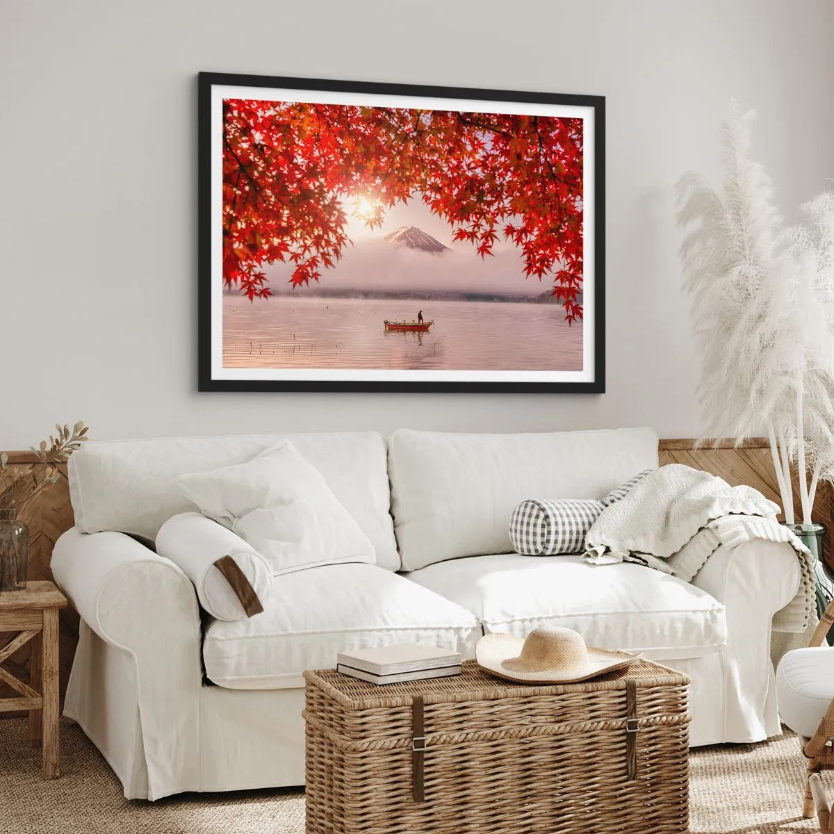 Affiche dans un cadre noir - Poster - Un bateau sur un lac entouré de feuilles d'érable rouges - 70x50cm - Dans le climat japonais - Décoration murale moderne pour le salon et la chambre ARTTOR