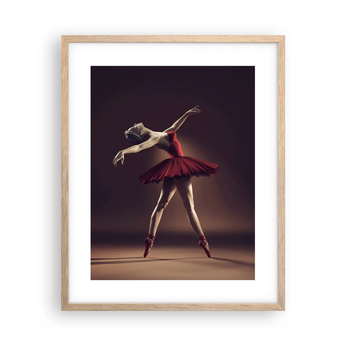 Affiche dans un chêne clair - Poster - Une danseuse étoile - 40x50 cm