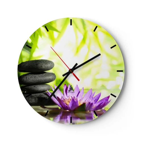 Horloge murale - Pendule murale - Un tas de pierres et une fleur de lotus sur fond de végétation verte - 30x30cm - Dans un buisson de bambou - Décoration murale moderne pour le salon, la cuisine et la chambre ARTTOR