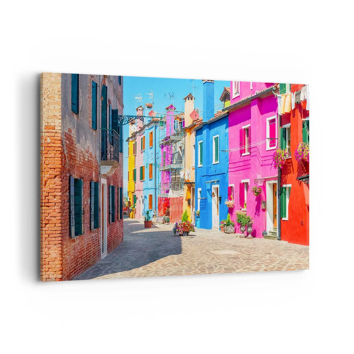 Impression sur toile - Image sur toile - Bâtiments colorés dans une rue étroite de la ville - 120x80cm - Ville "Sous les perroquets" - Décoration murale moderne pour le salon et la chambre ARTTOR