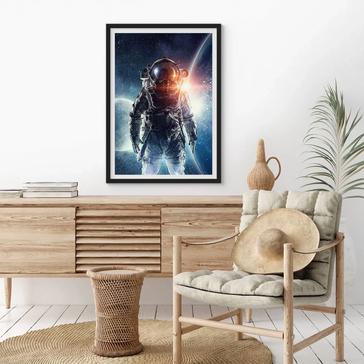 Affiche dans un cadre noir - Poster - Astronaute dans l'espace avec des planètes et des étoiles en arrière-plan - 50x70cm - Aventure spatiale - Décoration murale moderne pour le salon et la chambre ARTTOR