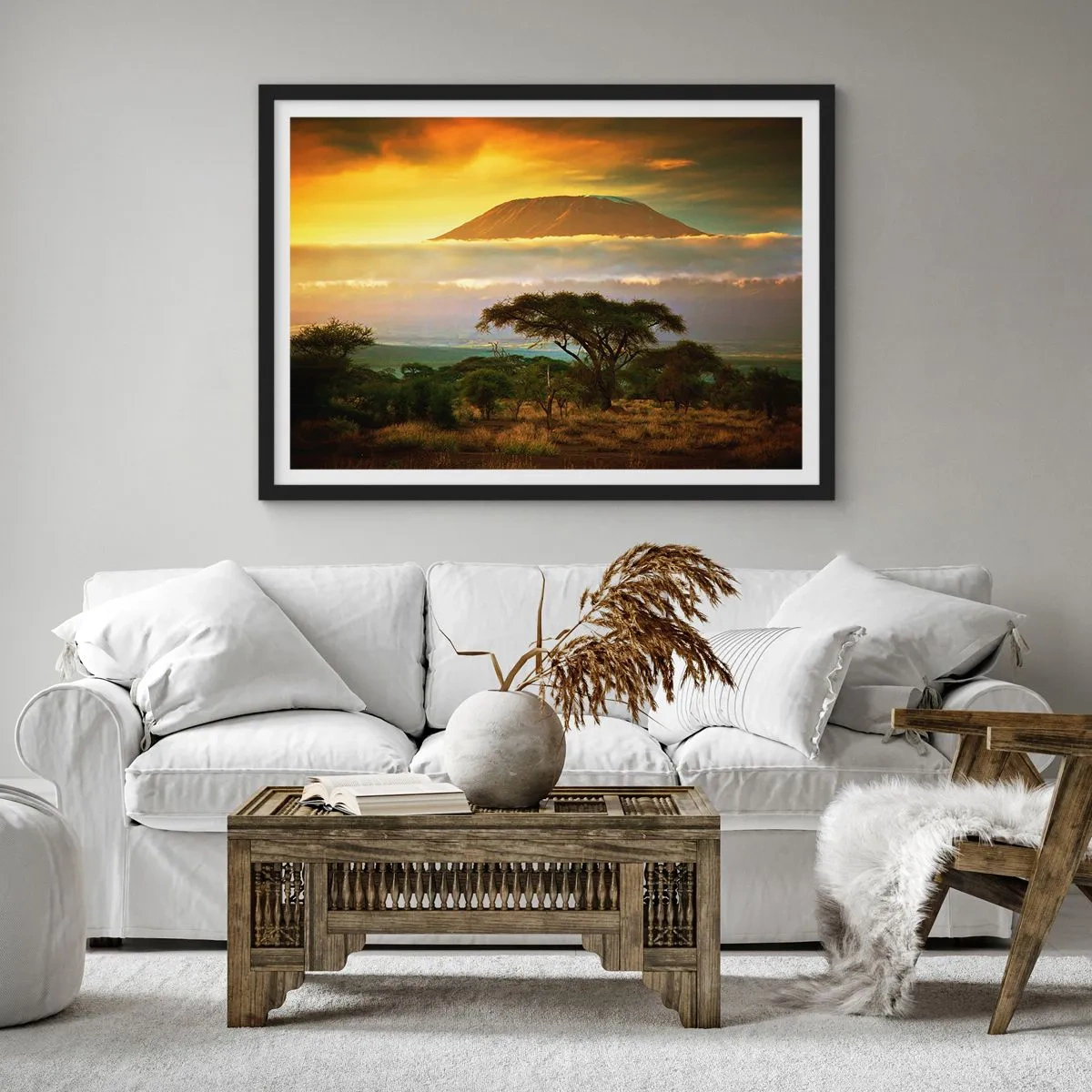 Affiche dans un cadre noir - Poster - Paysage africain avec le Kilimandjaro au lever du soleil - 100x70cm - Un rêve de voyageur - Décoration murale moderne pour le salon et la chambre ARTTOR