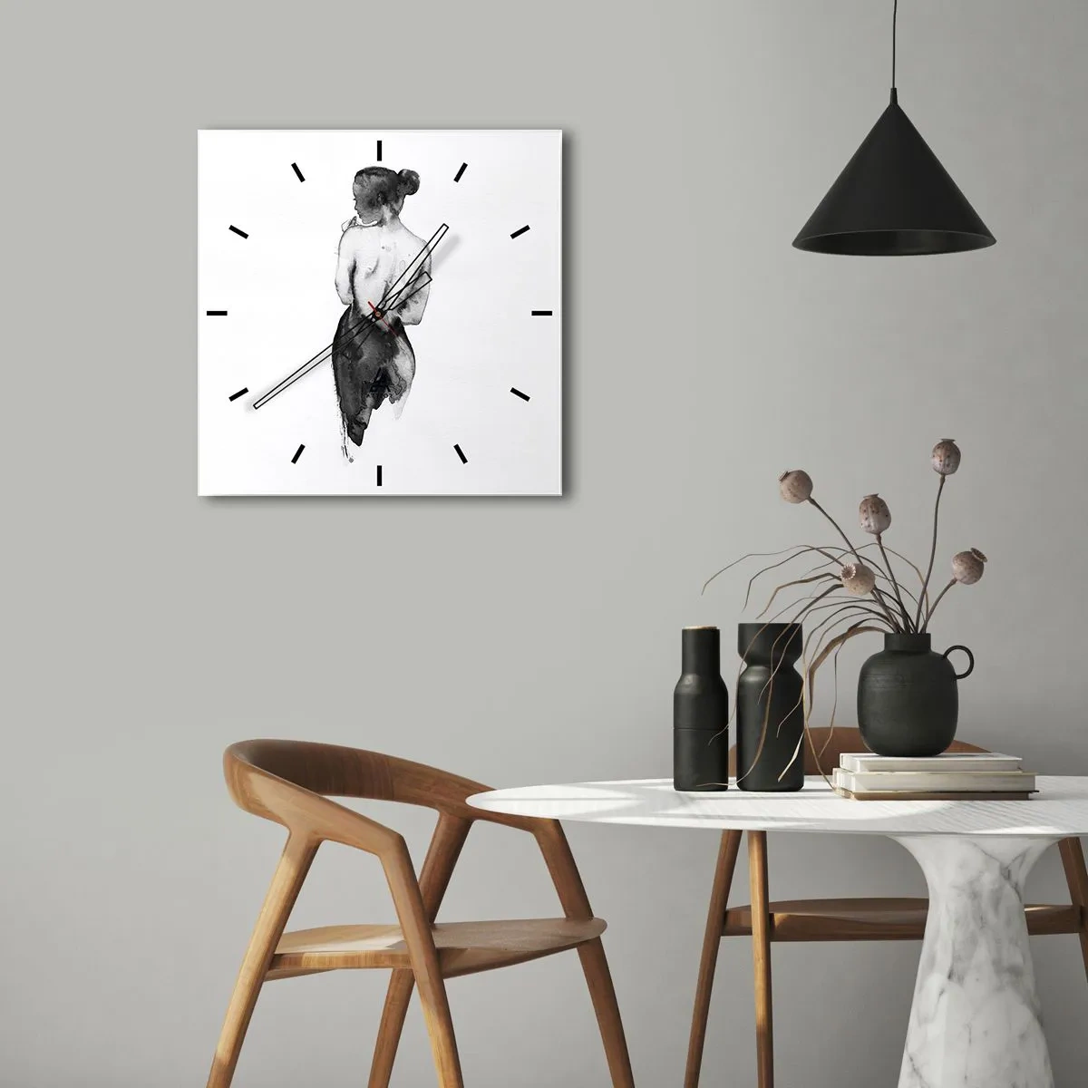 Horloge murale - Pendule murale - La silhouette d'une femme capturée dans une aquarelle subtile - 30x30cm - Auprès d'elle, le monde disparaît - Décoration murale moderne pour le salon et la chambre ARTTOR