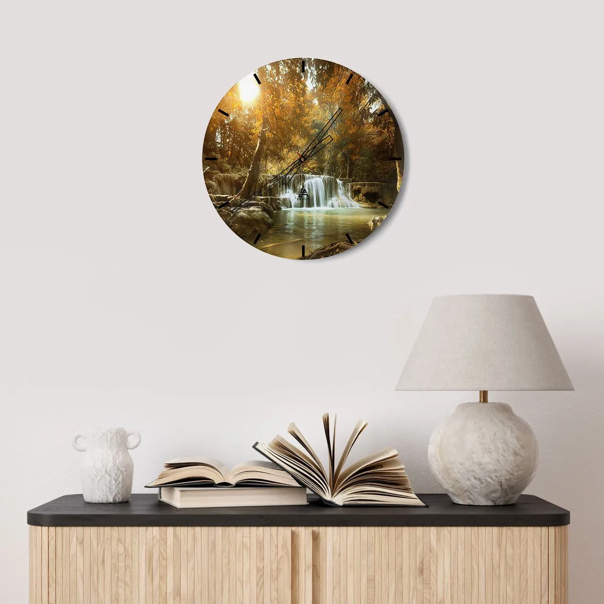 Horloge murale - Pendule murale - Une cascade pittoresque entourée d'arbres d'automne - 30x30cm - Cascade du parc - Décoration murale moderne pour le salon, la cuisine et la chambre ARTTOR