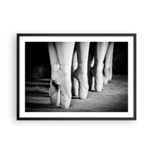 Affiche dans un cadre noir - Poster - Photo en noir et blanc des chaussures de ballet des danseurs - 70x50cm - Ensemble, simple - Décoration murale moderne pour le salon et la chambre ARTTOR