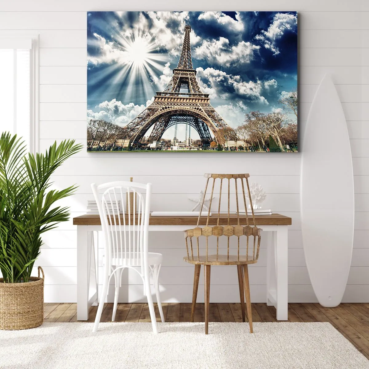 Impression sur toile - Image sur toile - La Tour Eiffel sous un ciel ensoleillé avec des nuages - 120x80cm - La seule et unique sous le soleil - Décoration murale moderne pour le salon et la chambre ARTTOR