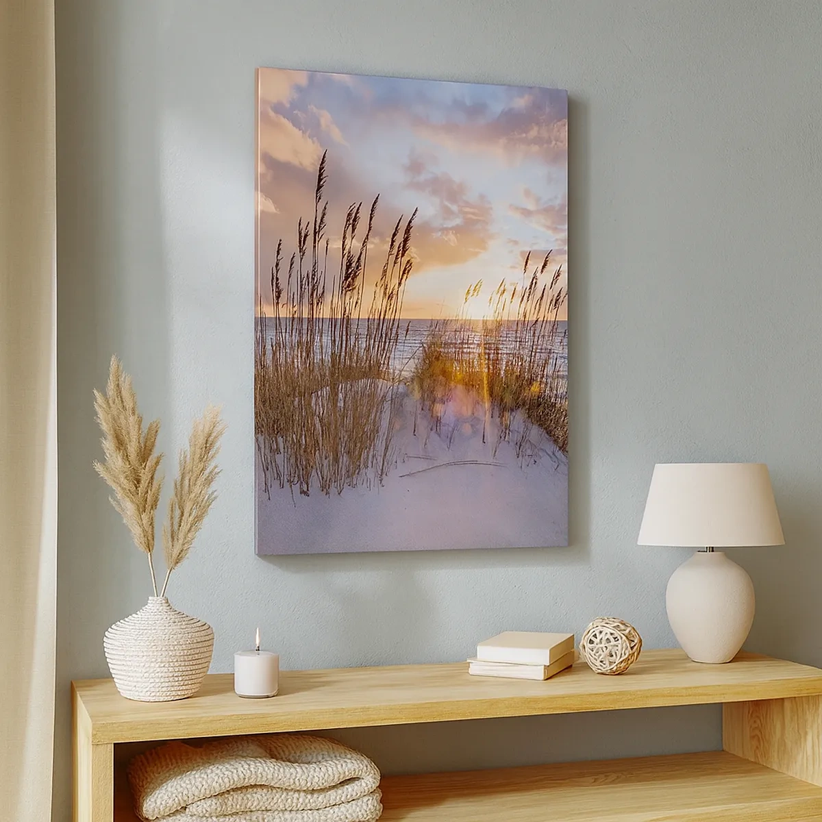 Impression sur toile - Image sur toile - Dunes avec des herbes sur fond de soleil couchant - 50x70cm - Salutations du soleil et du vent - Décoration murale moderne pour le salon et la chambre ARTTOR