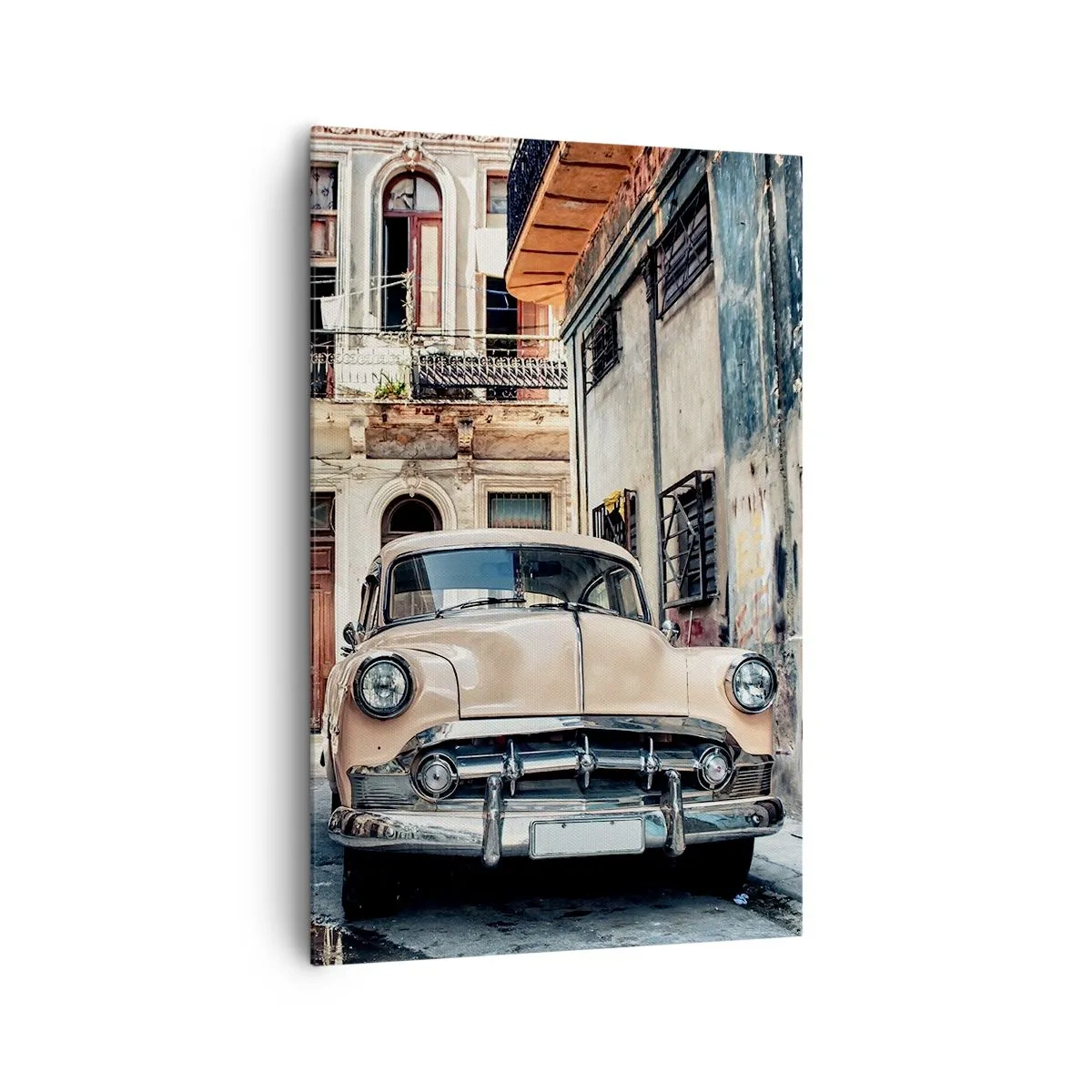 Impression sur toile - Image sur toile - Une voiture classique sur fond d'architecture urbaine - 80x120cm - Sieste à La Havane - Décoration murale moderne pour le salon et la chambre ARTTOR