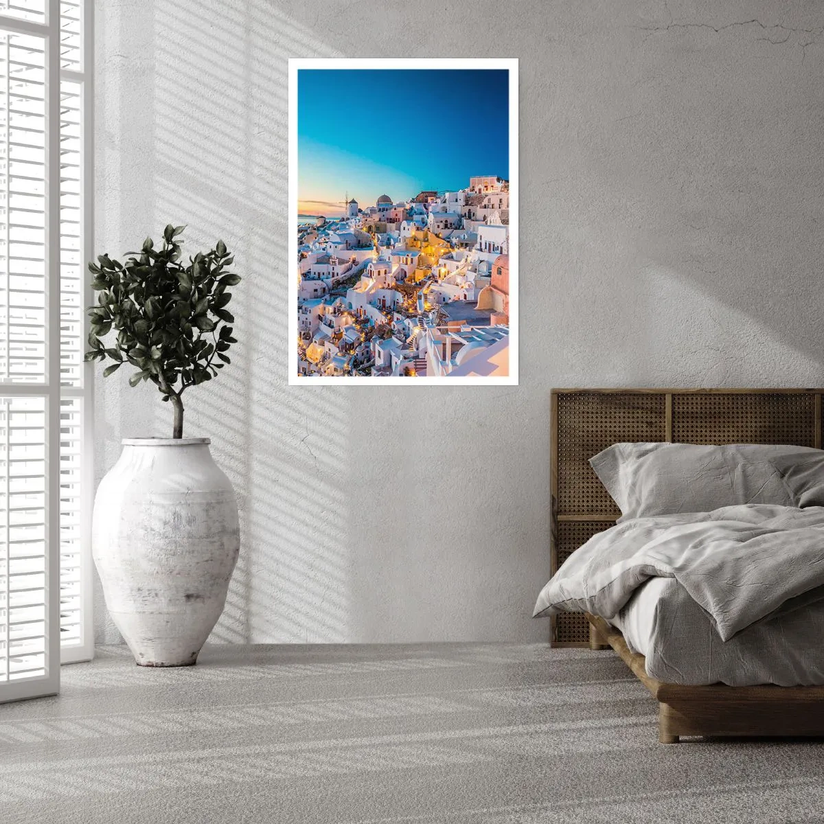 Affiche - Poster - Vue des maisons illuminées de Santorin au coucher du soleil - 50x70cm - L'essence de la grecque - Décoration murale moderne pour le salon et la chambre ARTTOR
