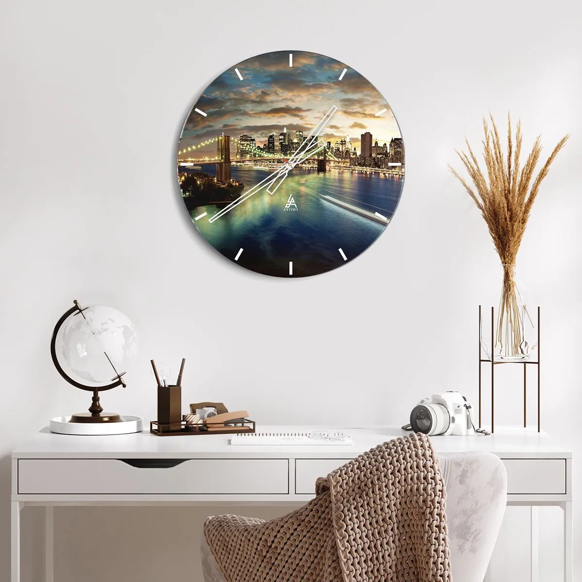 Horloge murale - Pendule murale - Une soirée lumineuse sur Manhattan - 40x40 cm