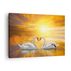 Impression sur toile - Image sur toile - Une scène romantique de deux cygnes formant un cœur sur fond de coucher de soleil doré. - 70x50cm - Le coeur est le plus beau mot du monde… - Décoration murale moderne pour le salon et la chambre ARTTOR
