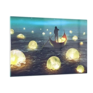 Impression sur verre - Image sur verre - Un bateau avec des lanternes sur l'eau dans un paysage surréaliste - 120x80cm - Des choses dont les philosophes n'ont jamais rêvé - Décoration murale moderne pour le salon et la chambre ARTTOR