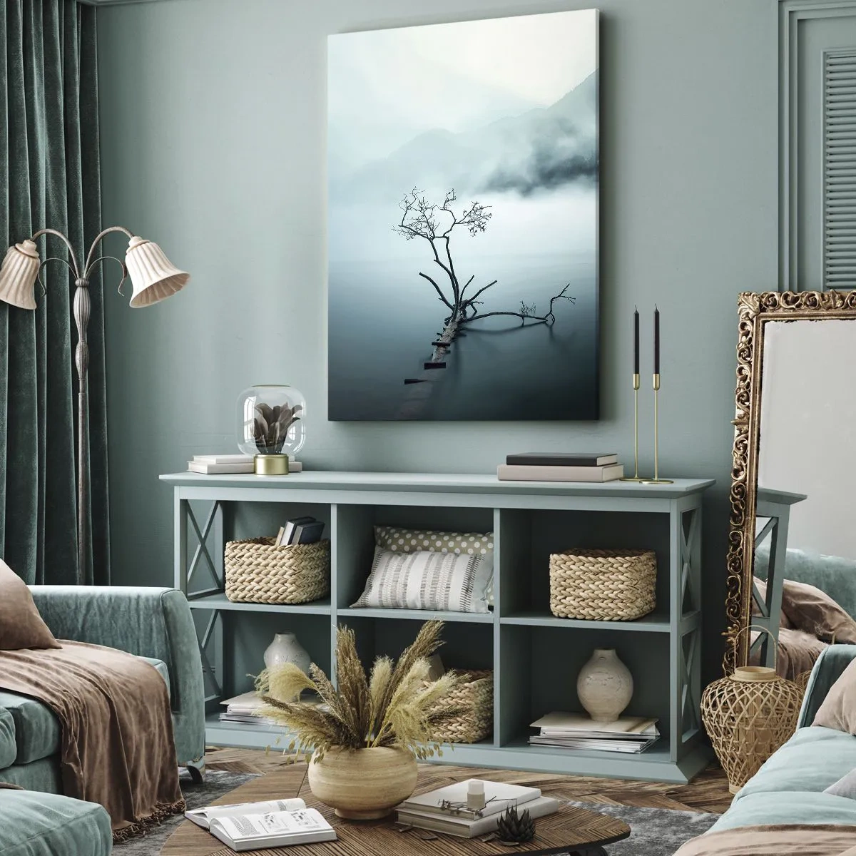 Impression sur toile - Image sur toile - Un arbre solitaire dans l'eau entouré de brouillard et de montagnes - 80x120cm - D'eau et de brouillard - Décoration murale moderne pour le salon et la chambre ARTTOR