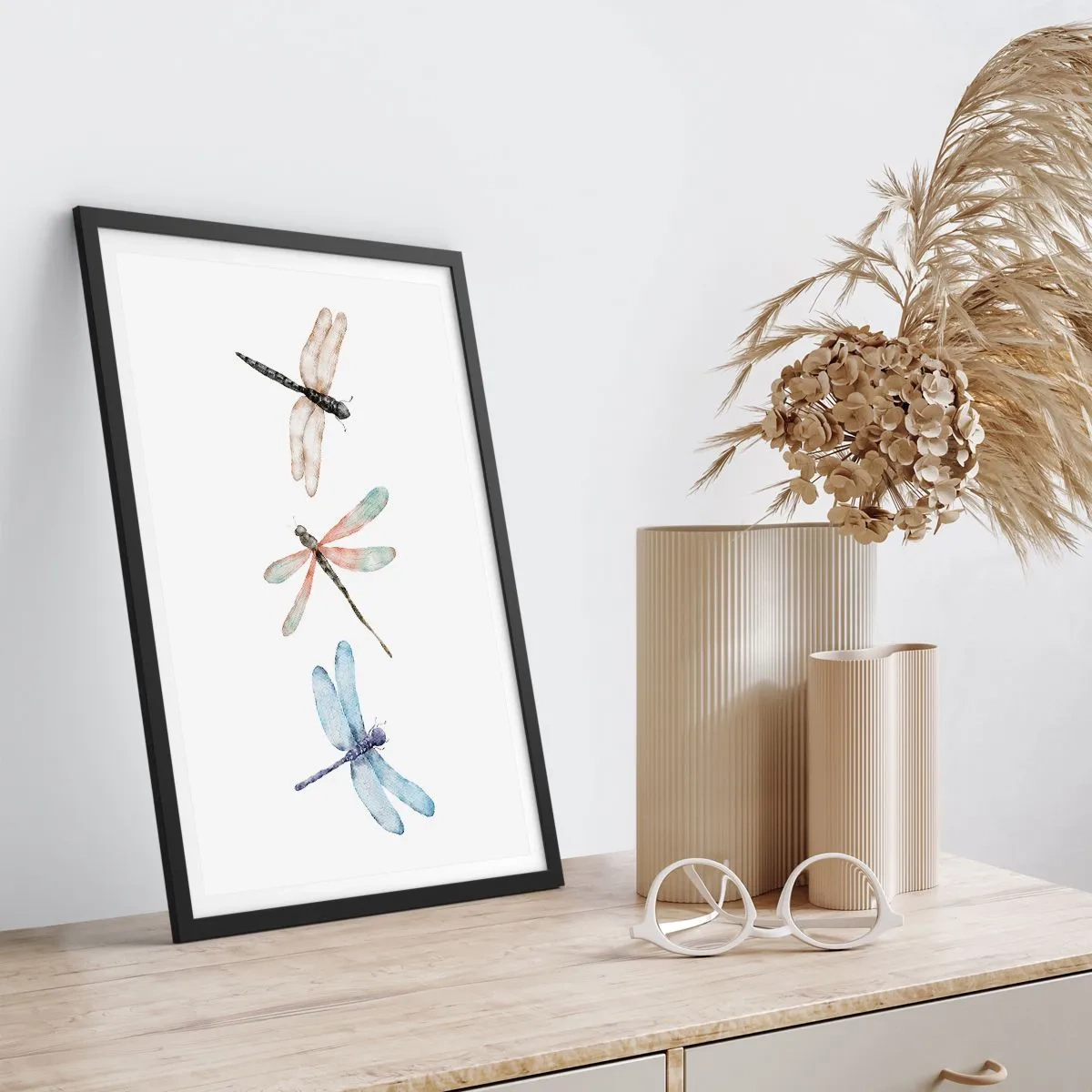 Affiche dans un cadre noir - Poster - Trois libellules peintes à l'aquarelle - 50x70cm - Libellules en apesanteur - Décoration murale moderne pour le salon et la chambre ARTTOR
