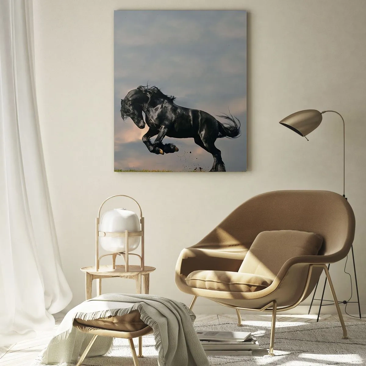Impression sur verre - Image sur verre - Un cheval noir dans un saut dynamique contre le ciel - 70x100cm - Beau et libre - Décoration murale moderne pour le salon et la chambre ARTTOR
