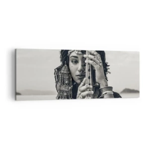 Impression sur toile - Image sur toile - Portrait d'une femme en bijoux ethniques tenant un instrument à la main - 140x50cm - Musique de l'Orient elle-même - Décoration murale moderne pour le salon et la chambre ARTTOR