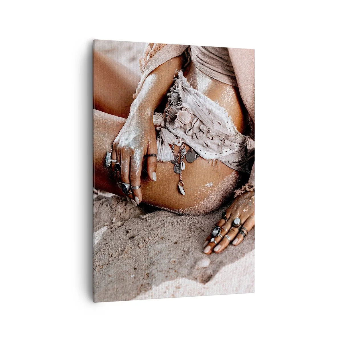 Impression sur toile - Image sur toile - Femme bohème sur la plage avec des bijoux - 70x100cm - Rejeté par la vague? - Décoration murale moderne pour le salon et la chambre ARTTOR