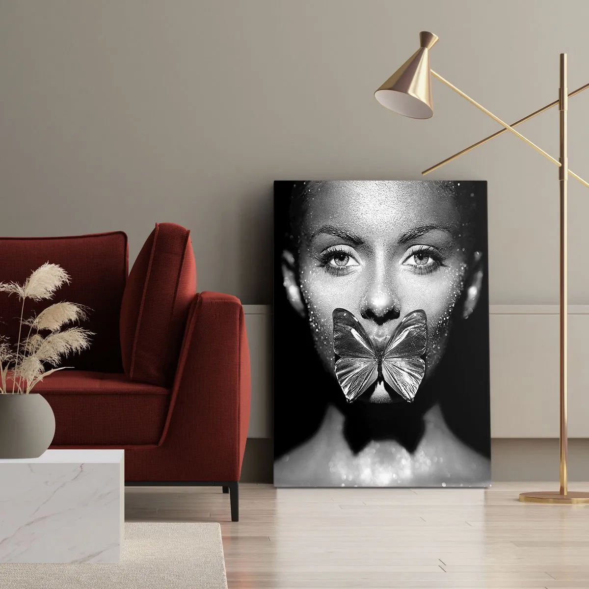 Impression sur toile - Image sur toile - Visage de femme en noir et blanc avec un papillon sur les lèvres - 80x120cm - Baiser papillon - Décoration murale moderne pour le salon et la chambre ARTTOR