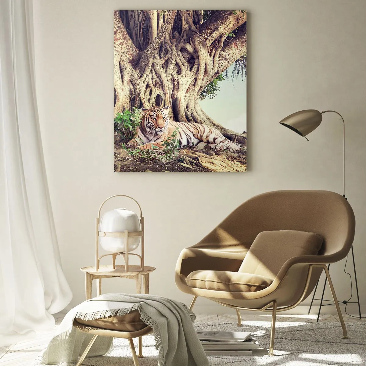 Impression sur verre - Image sur verre - Un tigre couché sous un arbre étendu dans la jungle - 50x70cm - Vue du Livre de la Genèse - Décoration murale moderne pour le salon et la chambre ARTTOR