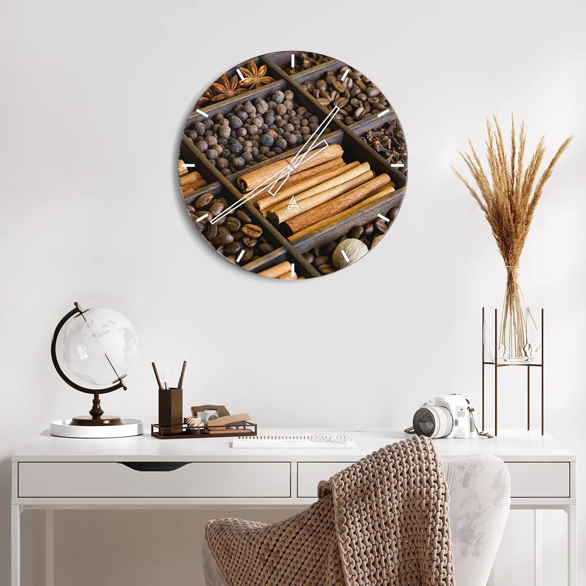 Horloge murale - Pendule murale - Cloison en bois avec diverses épices et café - 30x30cm - Trésor d'arômes - Décoration murale moderne pour le salon, la cuisine et la chambre ARTTOR