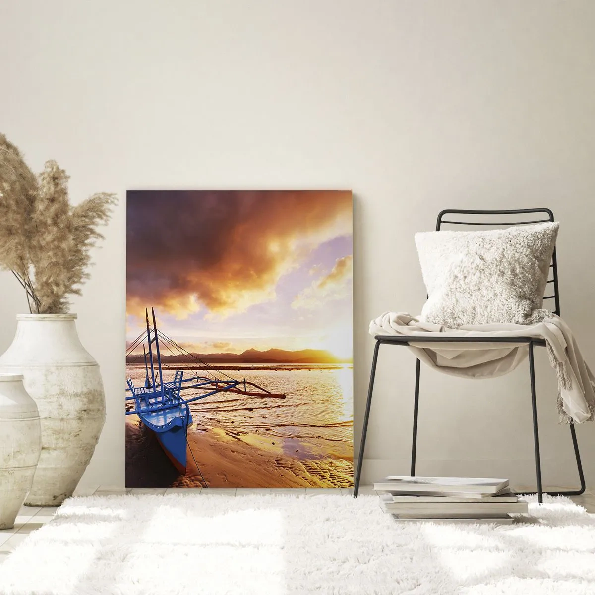 Impression sur verre - Image sur verre - Bateau bleu sur la plage au coucher du soleil - 80x120cm - Allongez-vous dans le sable après une longue journée - Décoration murale moderne pour le salon et la chambre ARTTOR