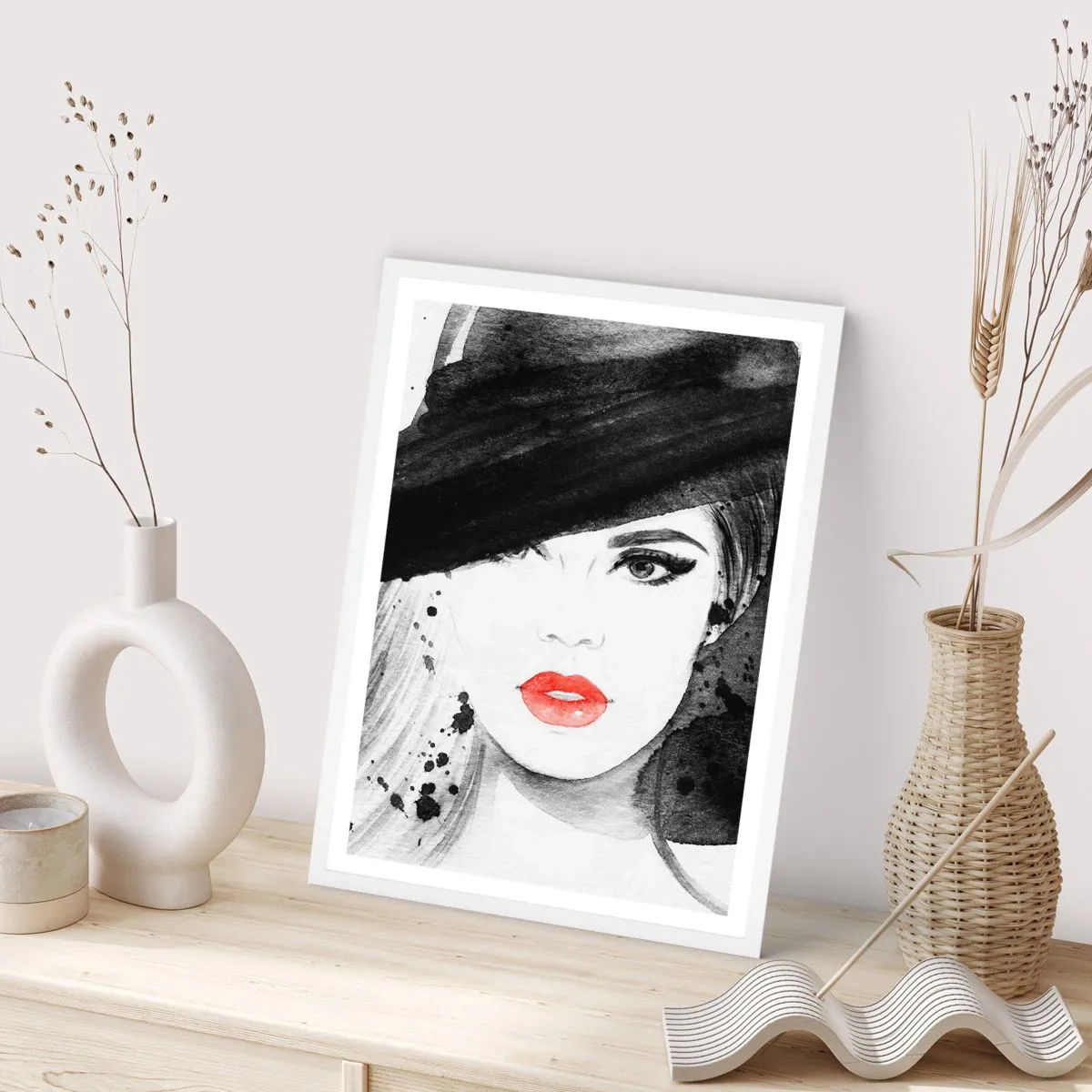 Affiche dans un cadre blanc - Poster - Dame en noir - 61x91 cm