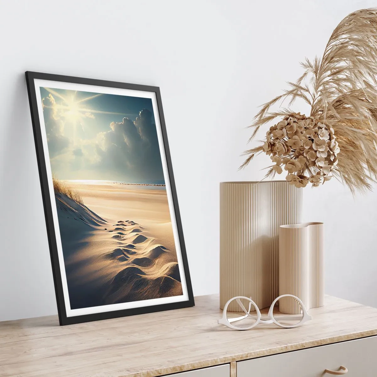 Affiche dans un cadre noir - Poster - Dunes dorées sur la plage au coucher du soleil - 50x70cm - Un paysage apaisant - Décoration murale moderne pour le salon et la chambre ARTTOR