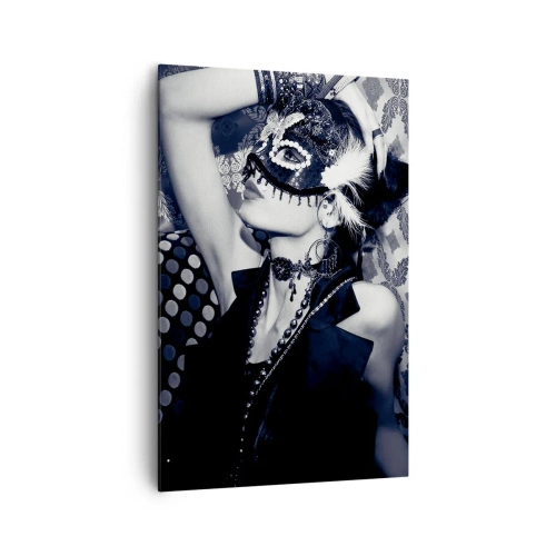 Impression sur toile - Image sur toile - Une femme portant un masque vénitien sur un fond de motifs ornés. - 80x120cm - Décorations, ornements, motifs… - Décoration murale moderne pour le salon et la chambre ARTTOR