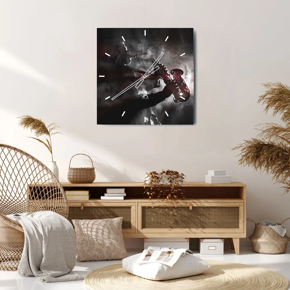 Horloge murale - Pendule murale - Saxophoniste en fumée sur scène en noir et rouge atmosphérique - 30x30cm - Dans les brumes du jazz - Décoration murale moderne pour le salon et la chambre ARTTOR