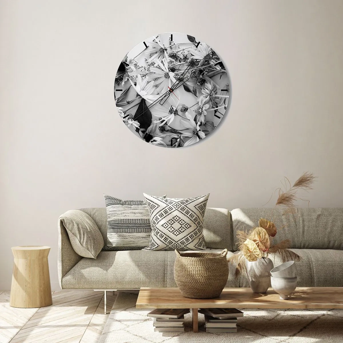 Horloge murale - Pendule murale - Fleurs noires et blanches dispersées sur un fond clair dans un arrangement décontracté - 30x30cm - Non-un bouquet de fleurs - Décoration murale moderne pour le salon, la cuisine et la chambre ARTTOR