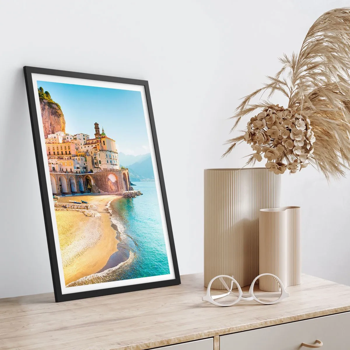 Affiche dans un cadre noir - Poster - Une ville italienne pittoresque au bord de la mer - 50x70cm - La ville est incroyable - Décoration murale moderne pour le salon et la chambre ARTTOR