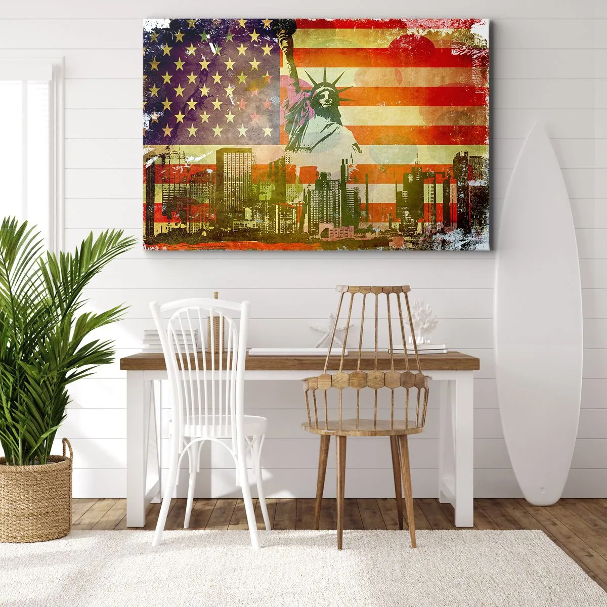 Impression sur toile - Image sur toile - La Statue de la Liberté avec en toile de fond le drapeau américain et les toits de la ville - 70x50cm - Vive l'Amérique! - Décoration murale moderne pour le salon et la chambre ARTTOR