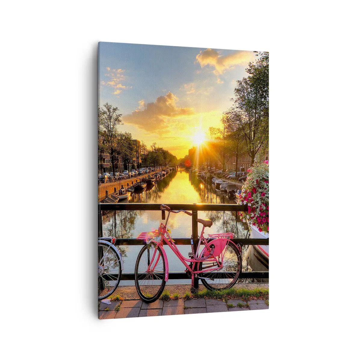 Impression sur toile - Image sur toile - Des vélos sur un pont à la lueur du soleil couchant - 70x100cm - Matin de printemps à Amsterdam - Décoration murale moderne pour le salon et la chambre ARTTOR