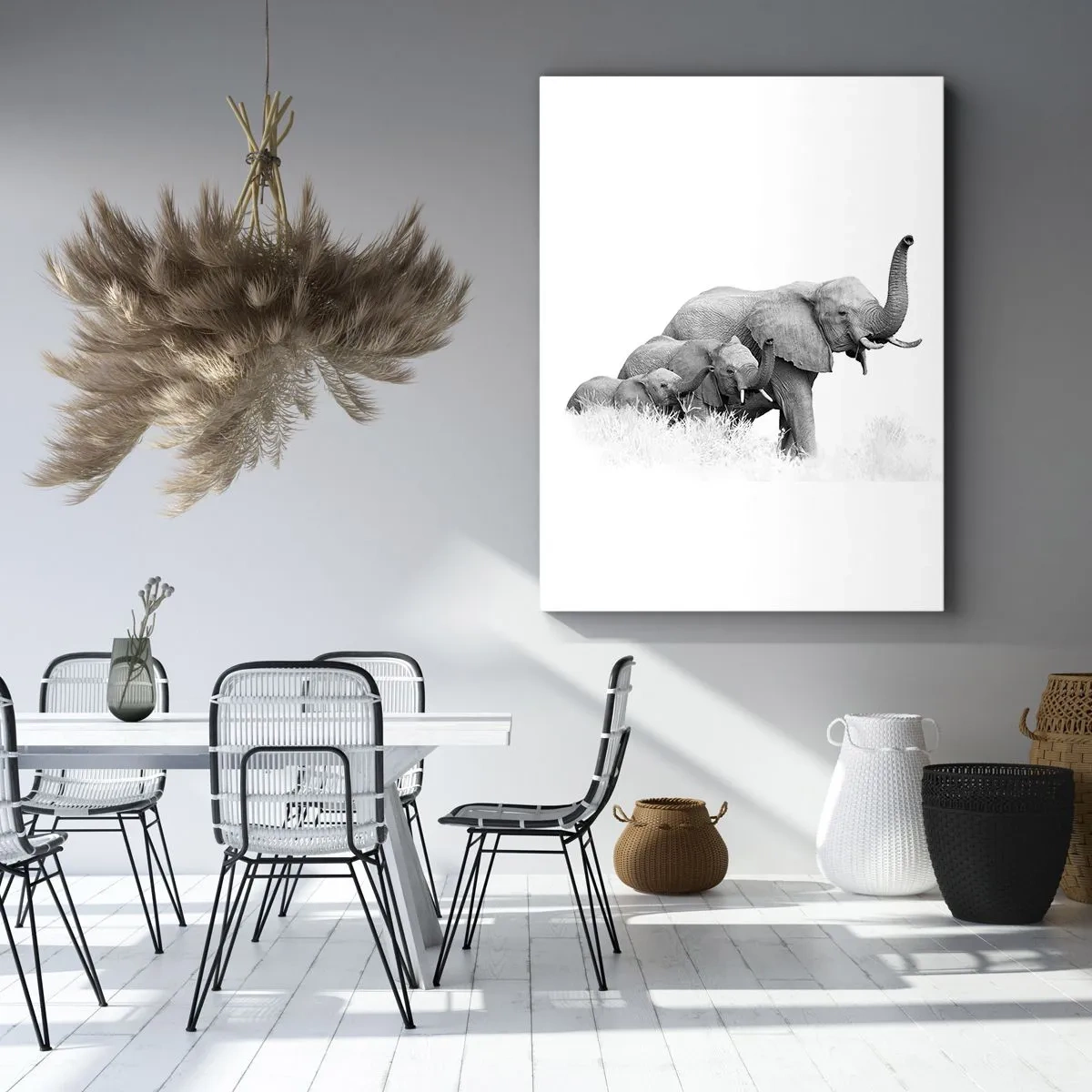 Impression sur toile - Image sur toile - Une famille d'éléphants sur fond de paysage africain en noir et blanc. - 50x70cm - Un, deux, trois - Décoration murale moderne pour le salon et la chambre ARTTOR