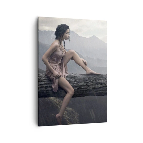 Impression sur toile - Image sur toile - Une femme et un chat sur un tronc d'arbre sous la pluie avec vue sur les montagnes. - 50x70cm - Des sommets de beauté - Décoration murale moderne pour le salon et la chambre ARTTOR