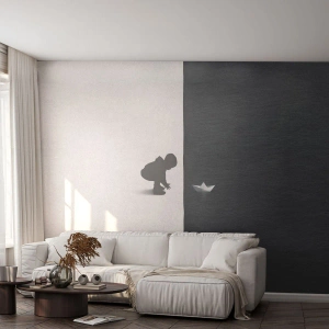 Papier Peint Photo Premium Sand - Garçon et bateau en papier en contraste noir et blanc - 100x70cm - Grande expédition - Décoration murale moderne pour le salon et la chambre ARTTOR