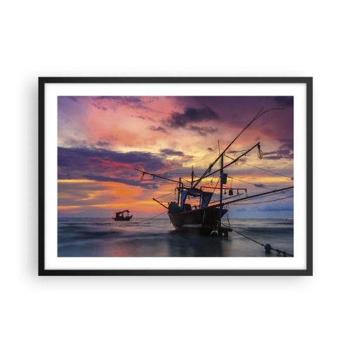 Affiche dans un cadre noir - Poster - Un bateau de pêche sur fond de coucher de soleil coloré - 70x50cm - Soirée exotique - Décoration murale moderne pour le salon et la chambre ARTTOR