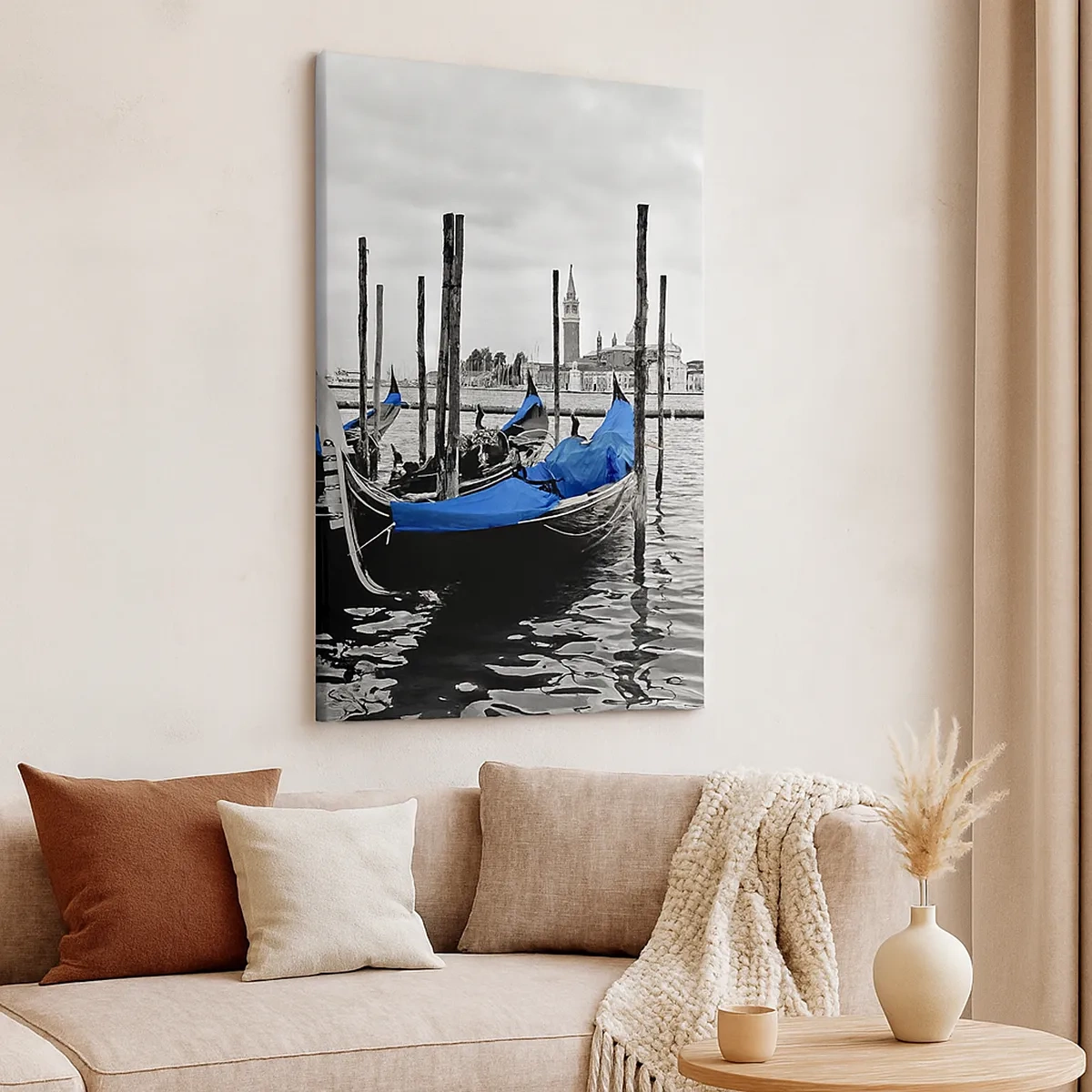 Impression sur toile - Image sur toile - Gondoles à Venise avec des couvertures bleues - 50x70cm - Venise pensive - Décoration murale moderne pour le salon et la chambre ARTTOR