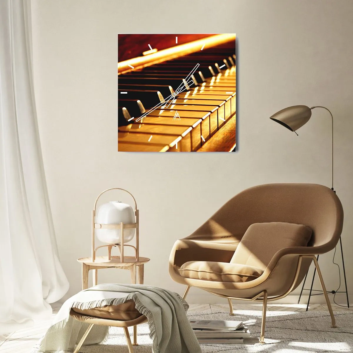 Horloge murale - Pendule murale - Clavier de piano sous un éclairage doré - 30x30cm - Des possibilités infinies - Décoration murale moderne pour le salon et la chambre ARTTOR