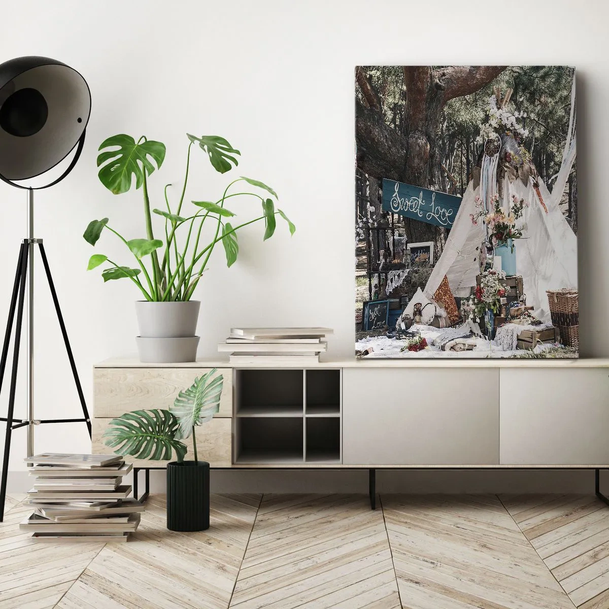 Impression sur toile - Image sur toile - Décoration bohème avec un tipi dans la forêt - 50x70cm - Make love… - Décoration murale moderne pour le salon et la chambre ARTTOR
