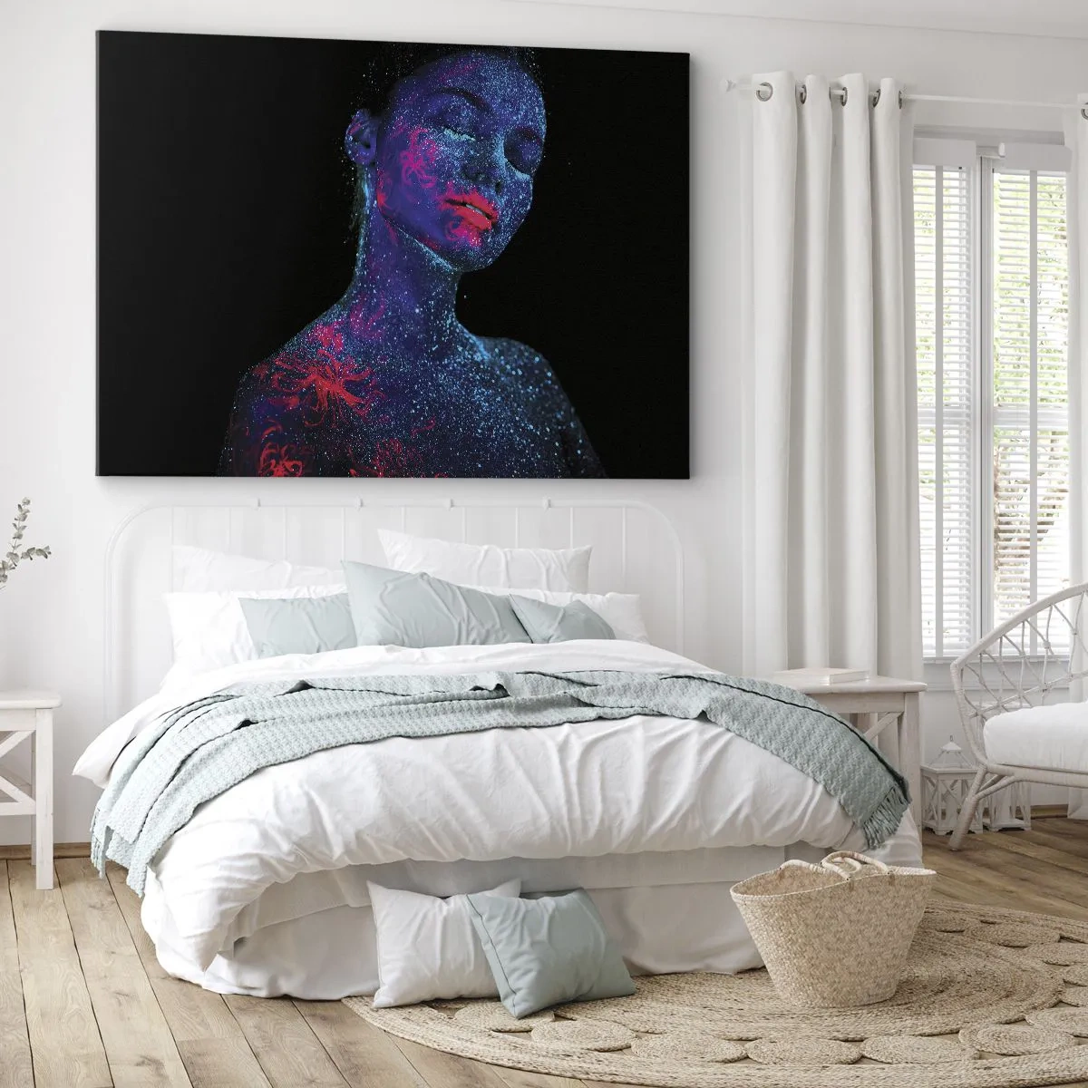 Impression sur toile - Image sur toile - Portrait d'une femme aux couleurs fluo sur fond noir - 70x50cm - Dans la poussière d'étoiles - Décoration murale moderne pour le salon et la chambre ARTTOR