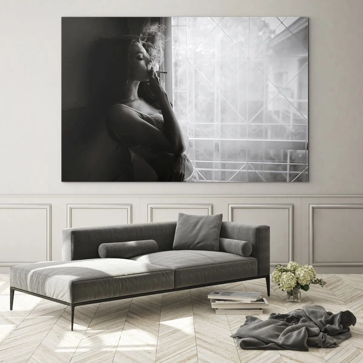 Impression sur verre - Image sur verre - Femme fumant près de la fenêtre en noir et blanc - 70x50cm - Vous sentez-vous libre ? - Décoration murale moderne pour le salon et la chambre ARTTOR